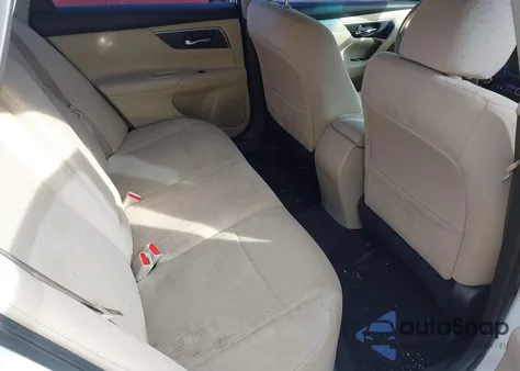 2015 Nissan Altima 2.5 Sv z USA, uszkodzony, nr VIN 1N4AL3AP8FC421373